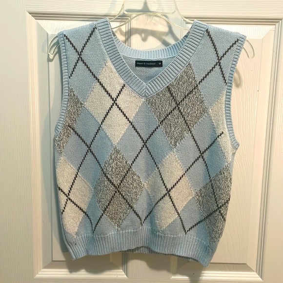 moon & madison | Sweaters | Moon Madison Blue Beige Argyle Sweater
